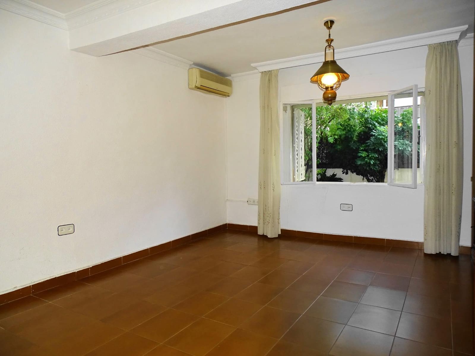 4 sovrum Radhus till salu i Granada stad - 350 000 € (Ref: 9755785)