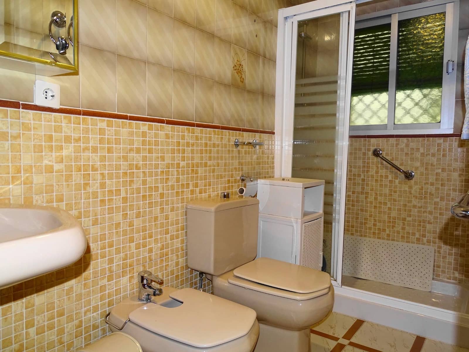 4 bedroom Terraced Villa for sale in Granada city - € 350,000 (Ref: 9755785)