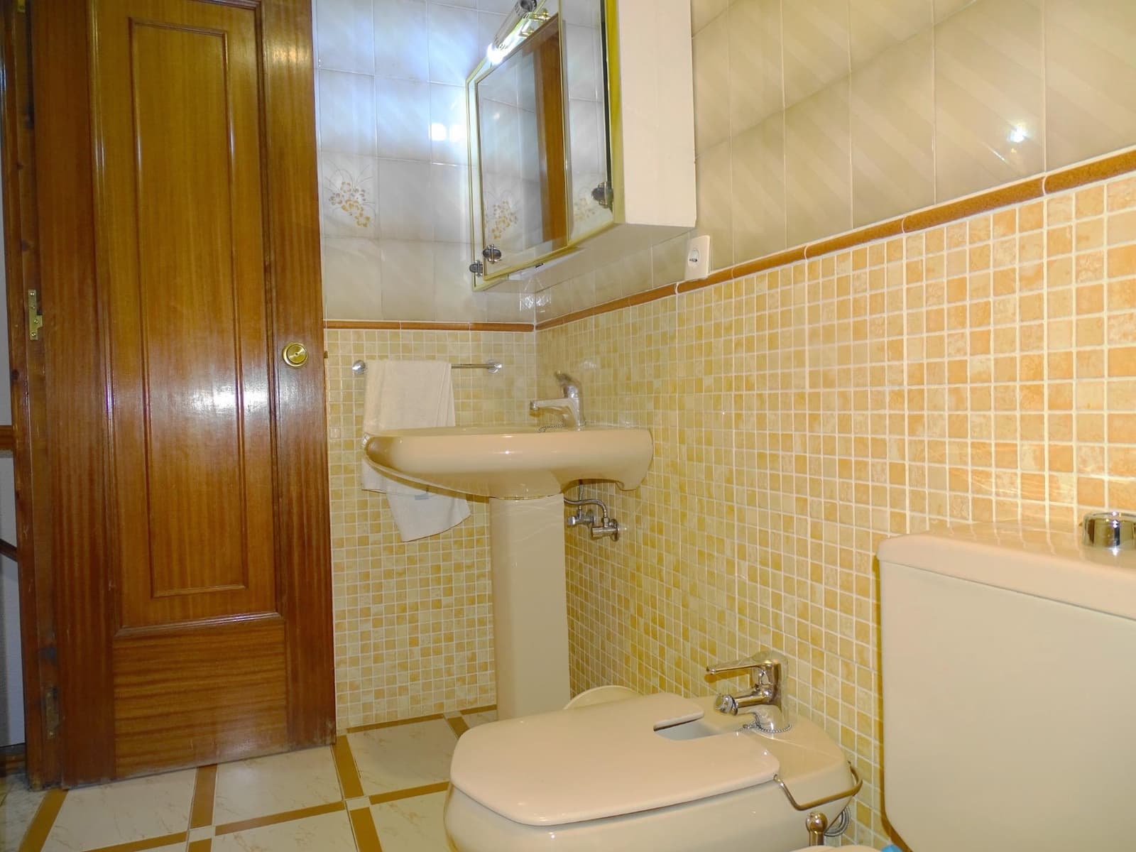 4 bedroom Terraced Villa for sale in Granada city - € 350,000 (Ref: 9755785)