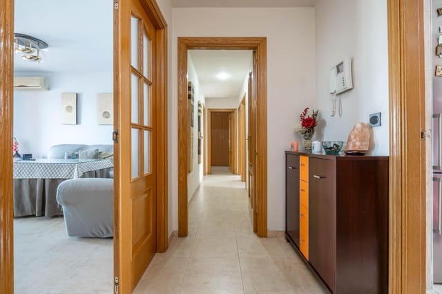 3 bedroom Flat for sale in Cerrillo de Maracena - Periodistas, Granada city with garage - € 240,000 (Ref: 9759044)