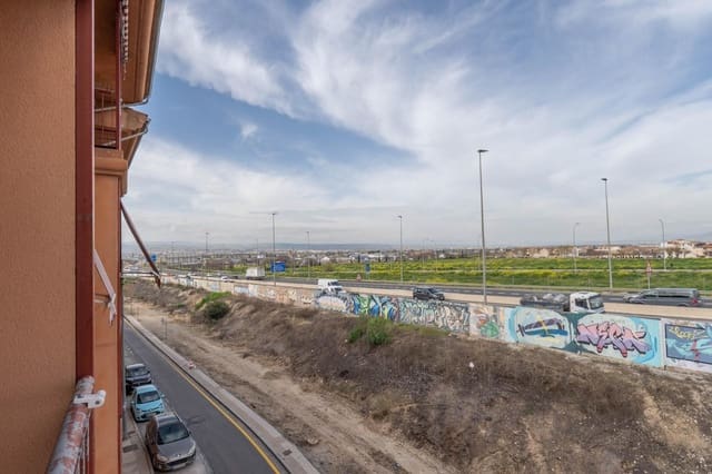 3 bedroom Flat for sale in Cerrillo de Maracena - Periodistas, Granada city with garage - € 240,000 (Ref: 9759044)