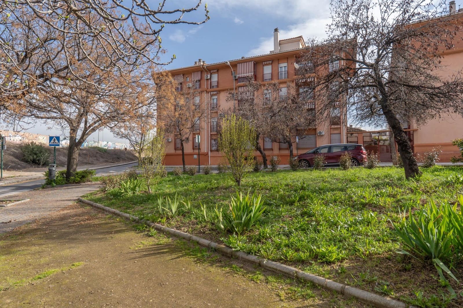 3 bedroom Flat for sale in Granada city with garage - € 240,000 (Ref: 9759044)