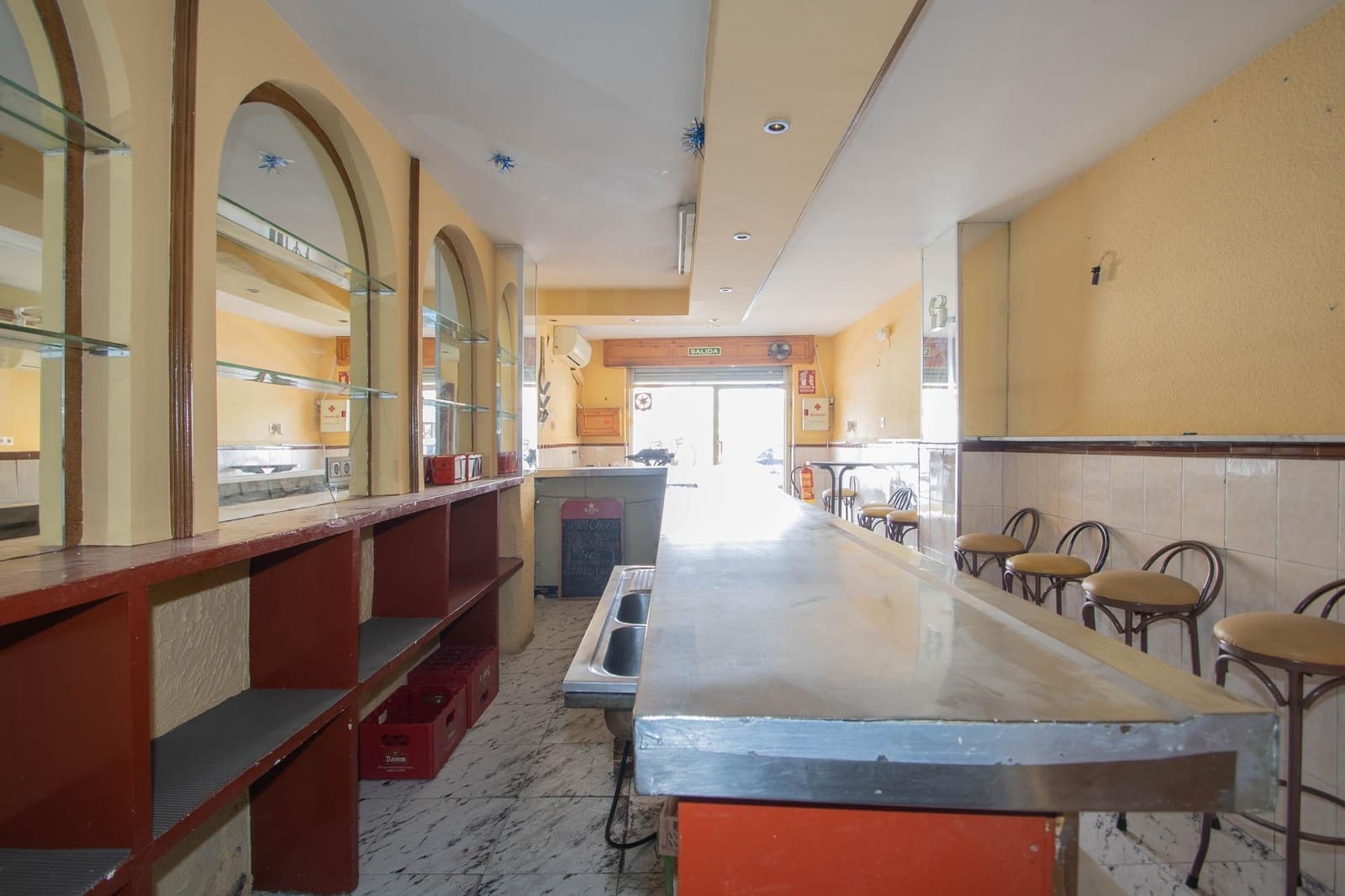 3 soveværelse Erhverv til leje i Granada by - € 500 (Ref: 9762052)