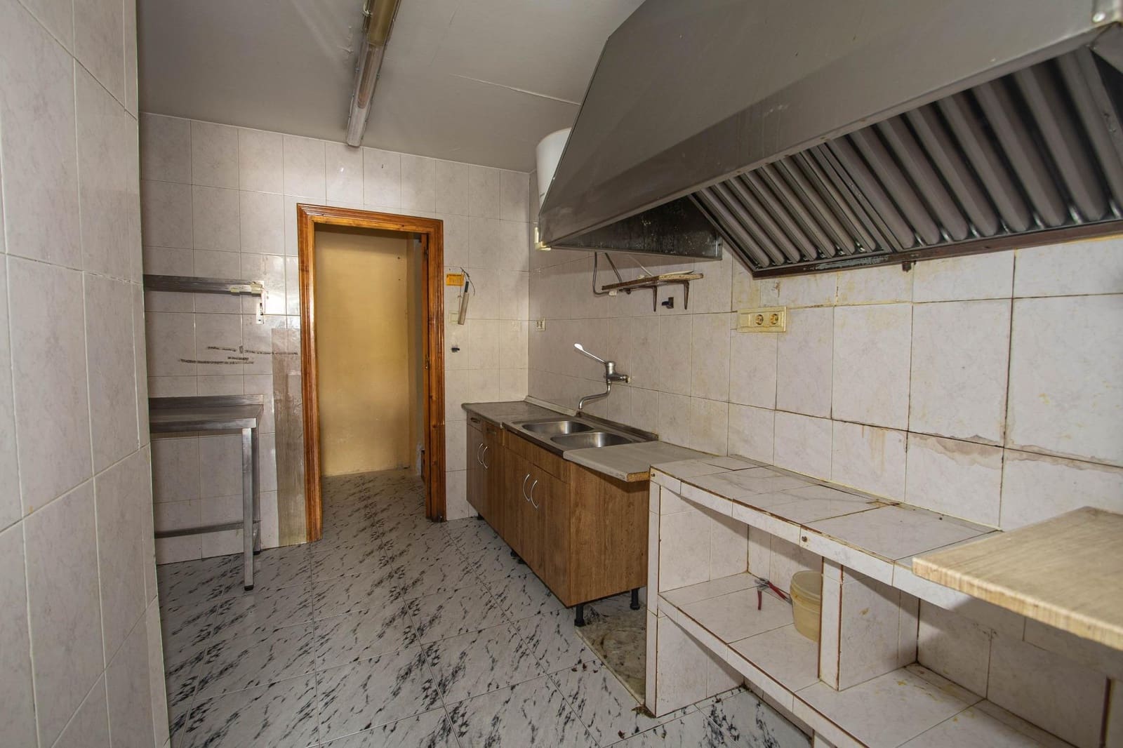 3 soveværelse Erhverv til leje i Granada by - € 500 (Ref: 9762052)