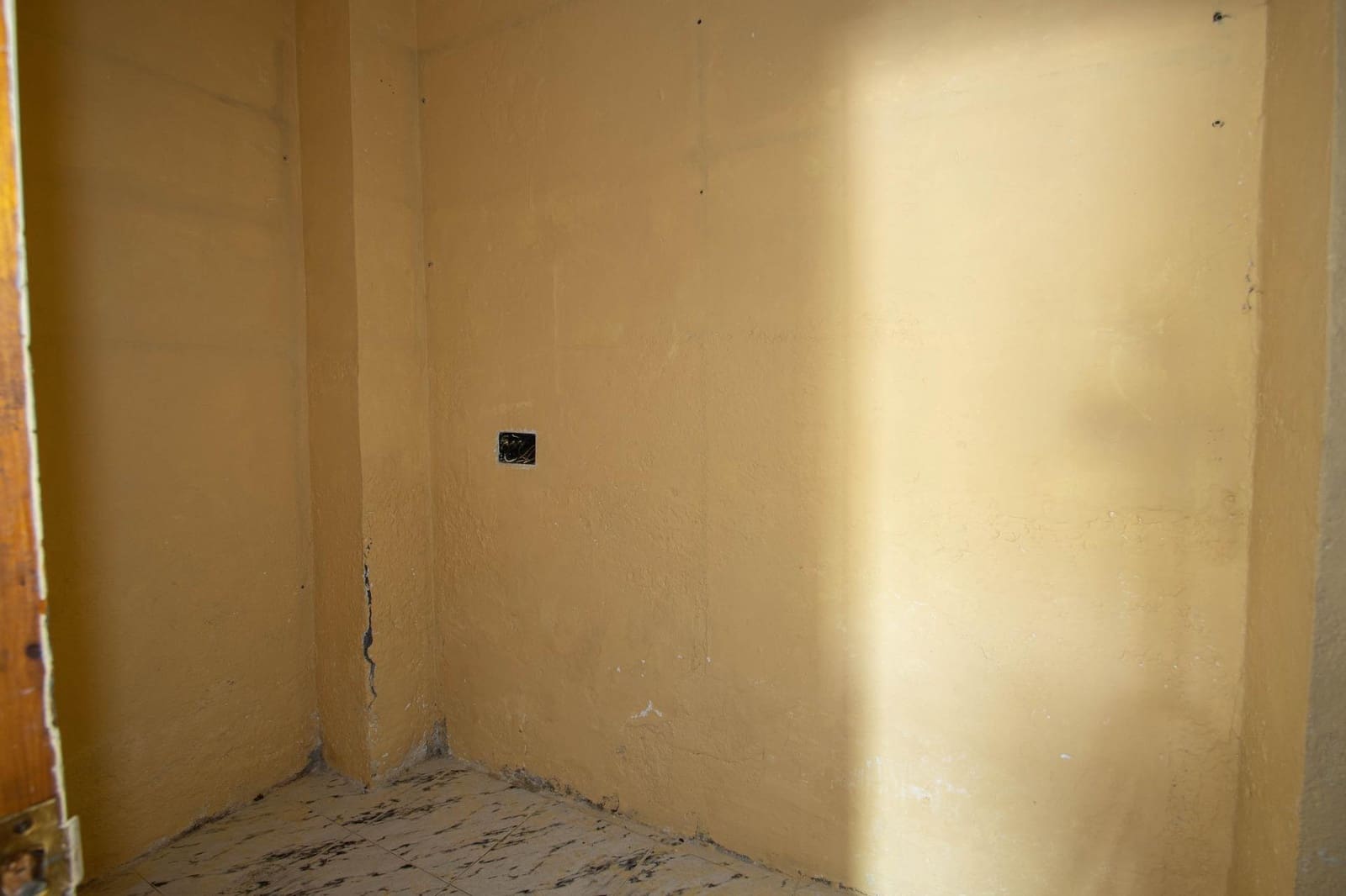 3 soveværelse Erhverv til leje i Granada by - € 500 (Ref: 9762052)