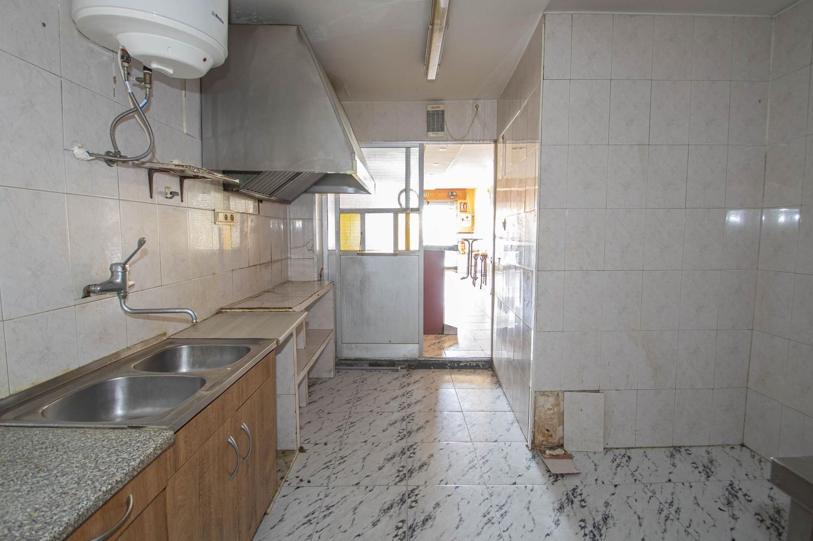 3 soveværelse Erhverv til leje i Granada by - € 500 (Ref: 9762052)