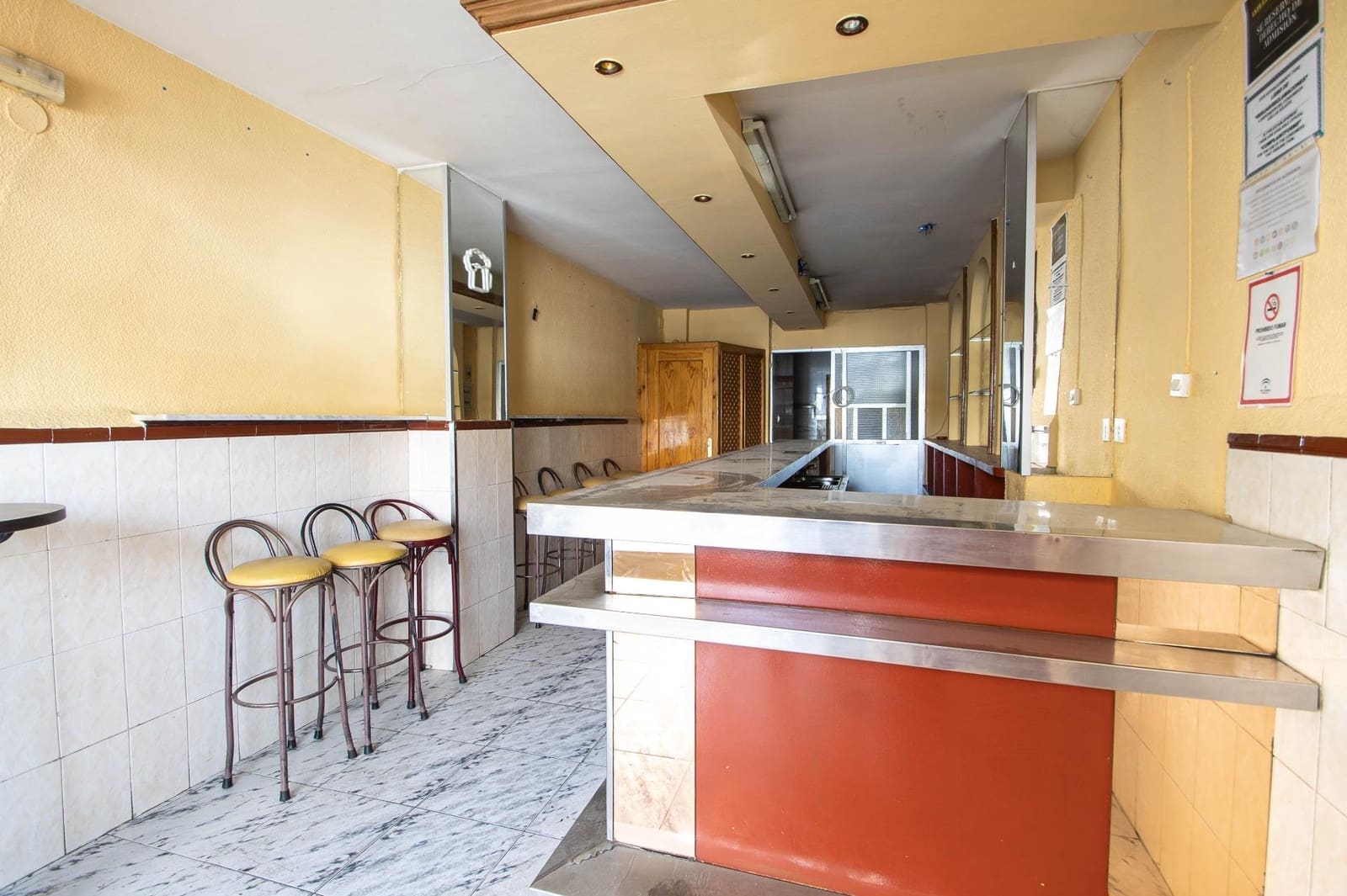 3 soveværelse Erhverv til leje i Granada by - € 500 (Ref: 9762052)