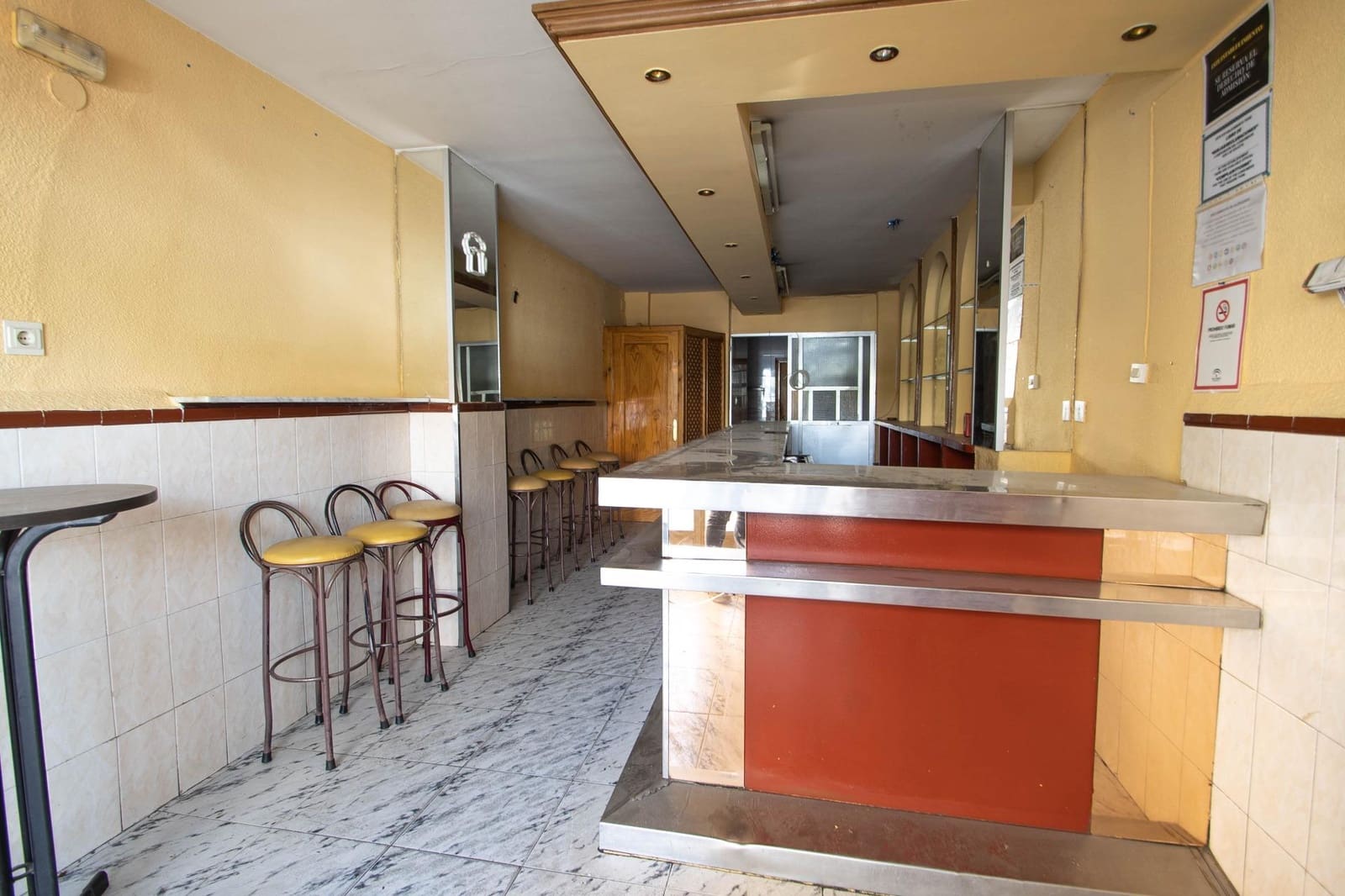 3 soveværelse Erhverv til leje i Granada by - € 500 (Ref: 9762052)