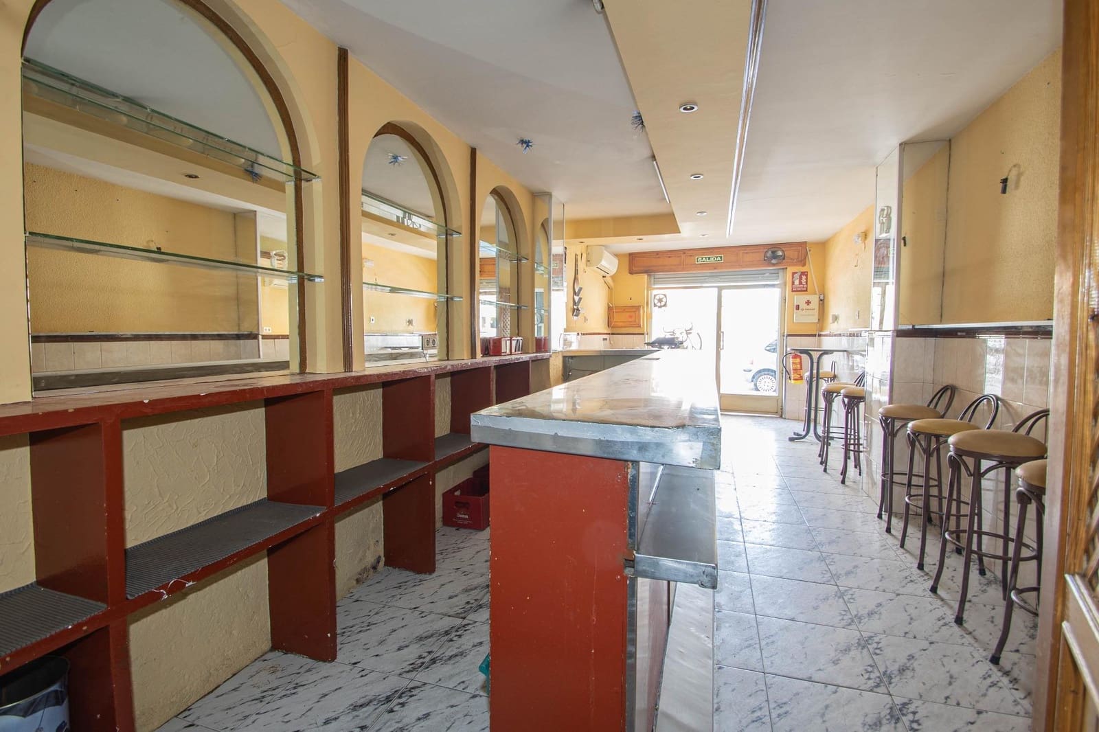 3 soveværelse Erhverv til leje i Granada by - € 500 (Ref: 9762052)