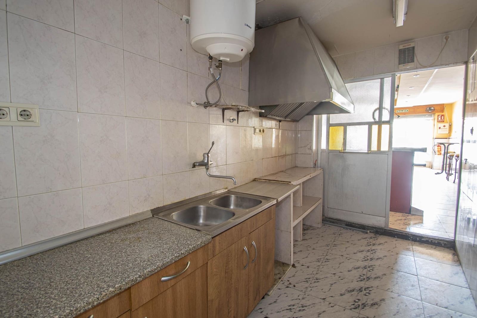 3 soveværelse Erhverv til leje i Granada by - € 500 (Ref: 9762052)