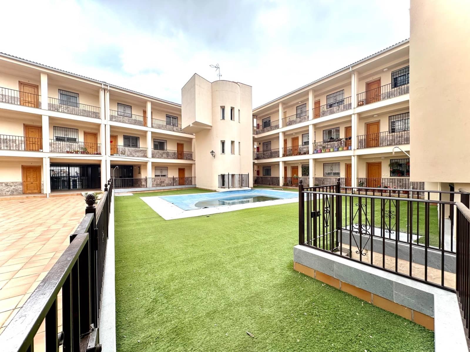 2 bedroom Flat for sale in Churriana de la Vega with pool - € 169,000 (Ref: 9770712)