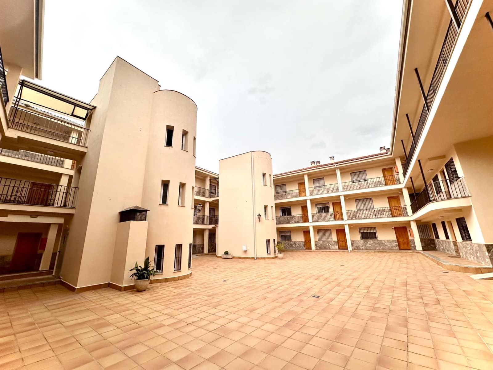 2 bedroom Flat for sale in Churriana de la Vega with pool - € 169,000 (Ref: 9770712)