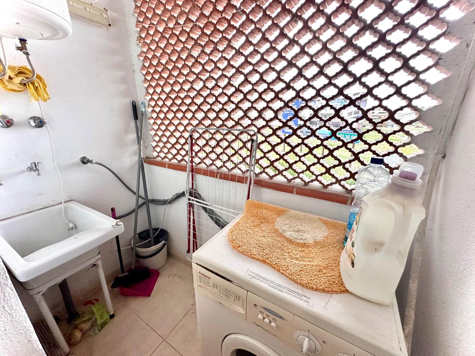 2 bedroom Flat for sale in Churriana de la Vega with pool - € 169,000 (Ref: 9770712)