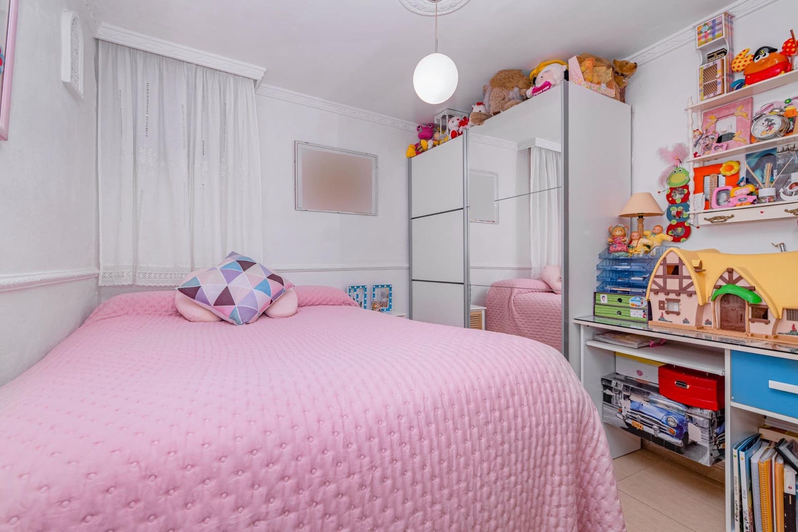 4 slaapkamer Villa te koop in Granada stad - € 345.000 (Ref: 9773140)