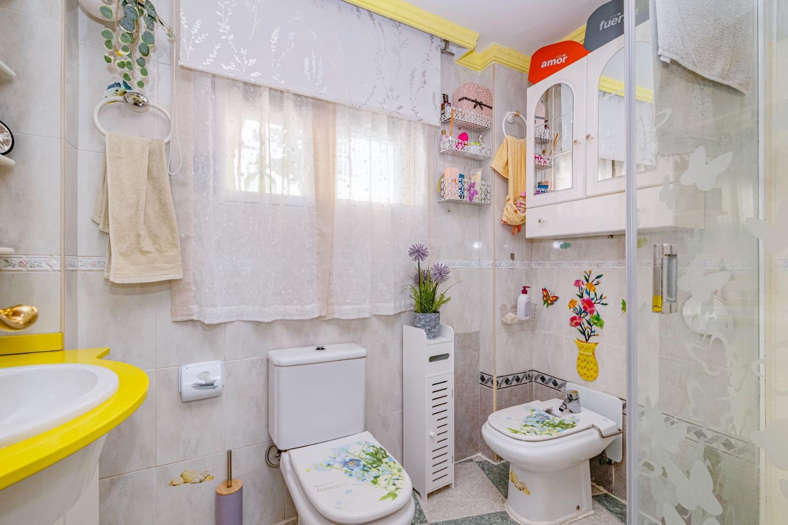 4 slaapkamer Villa te koop in Granada stad - € 345.000 (Ref: 9773140)