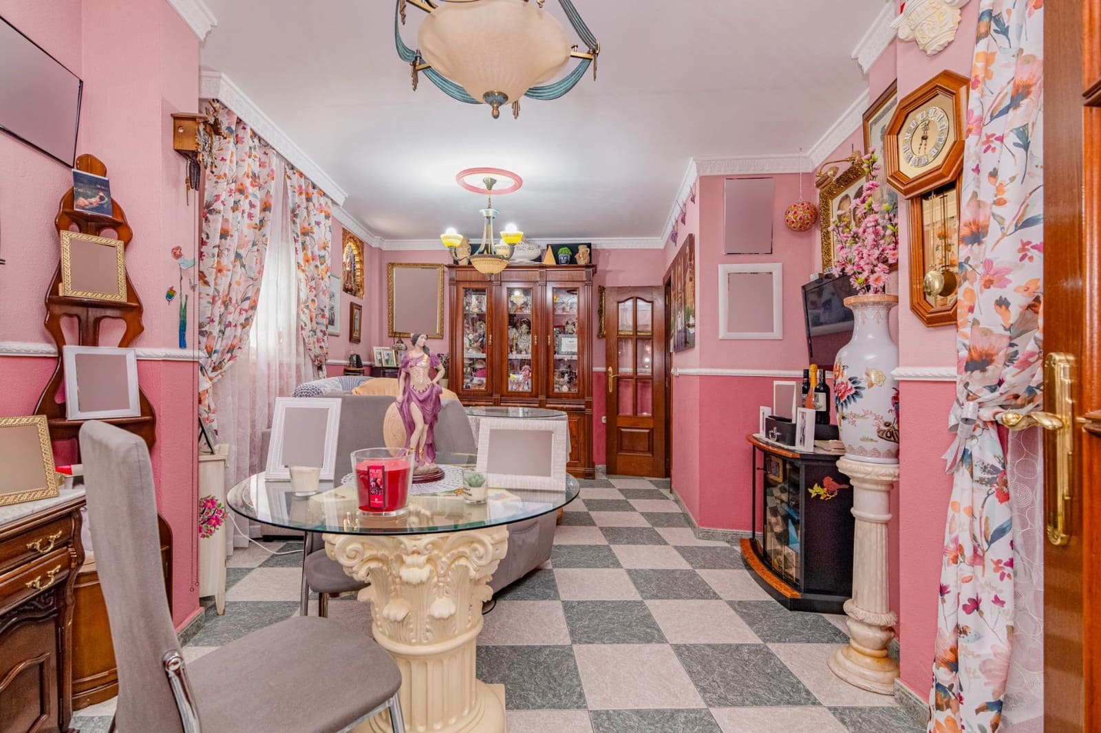 4 slaapkamer Villa te koop in Granada stad - € 345.000 (Ref: 9773140)