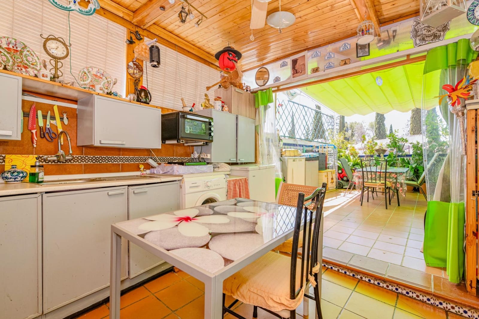 4 bedroom Villa for sale in Granada city - € 345,000 (Ref: 9773140)