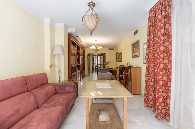 4 soveværelse Lejlighed til salg i Pajaritos - Plaza de Toros, Granada by med garage - € 435.000 (Ref: 9780665)