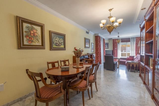 4 soveværelse Lejlighed til salg i Pajaritos - Plaza de Toros, Granada by med garage - € 435.000 (Ref: 9780665)