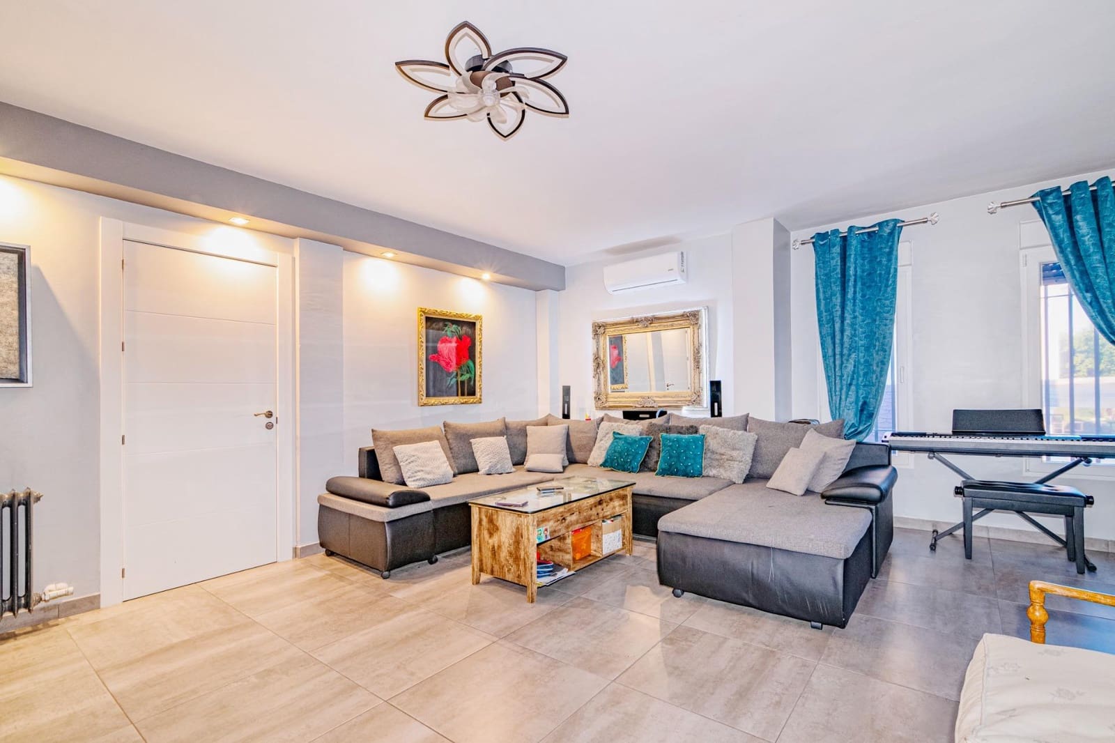 Pareado de 5 habitaciones en Peligros en venta con piscina garaje - 420.000 € (Ref: 9794731)