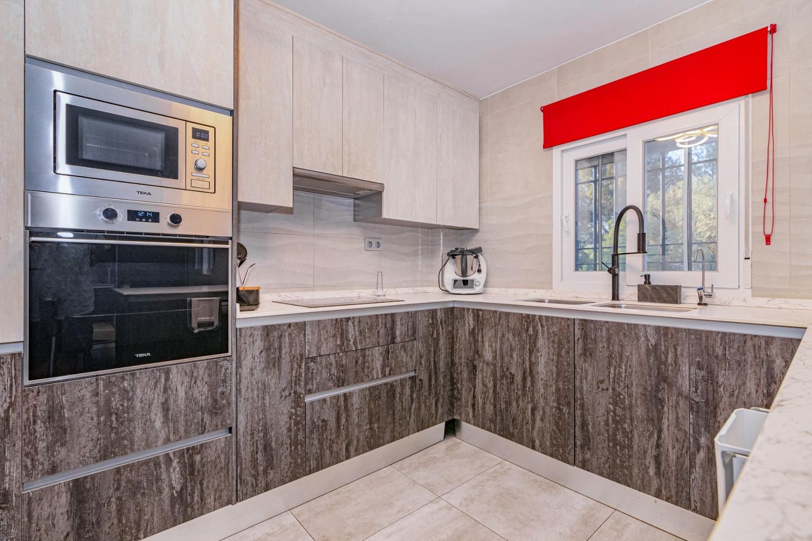 Pareado de 5 habitaciones en Peligros en venta con piscina garaje - 420.000 € (Ref: 9794731)