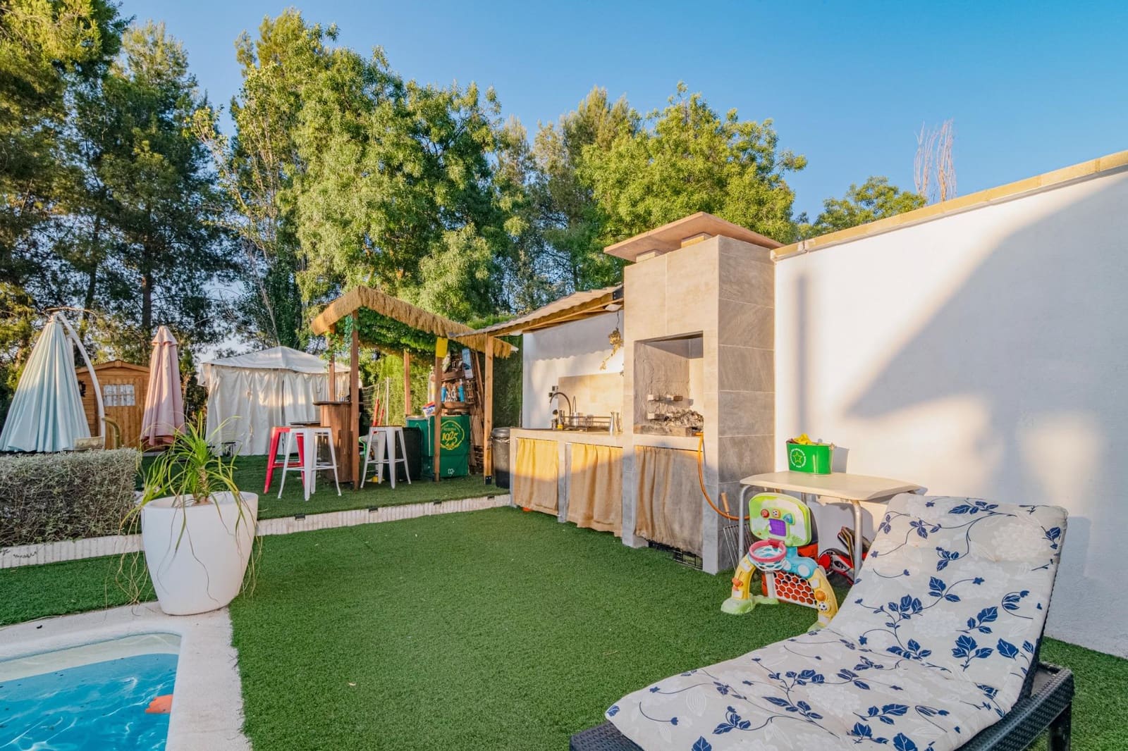 Pareado de 5 habitaciones en Peligros en venta con piscina garaje - 420.000 € (Ref: 9794731)