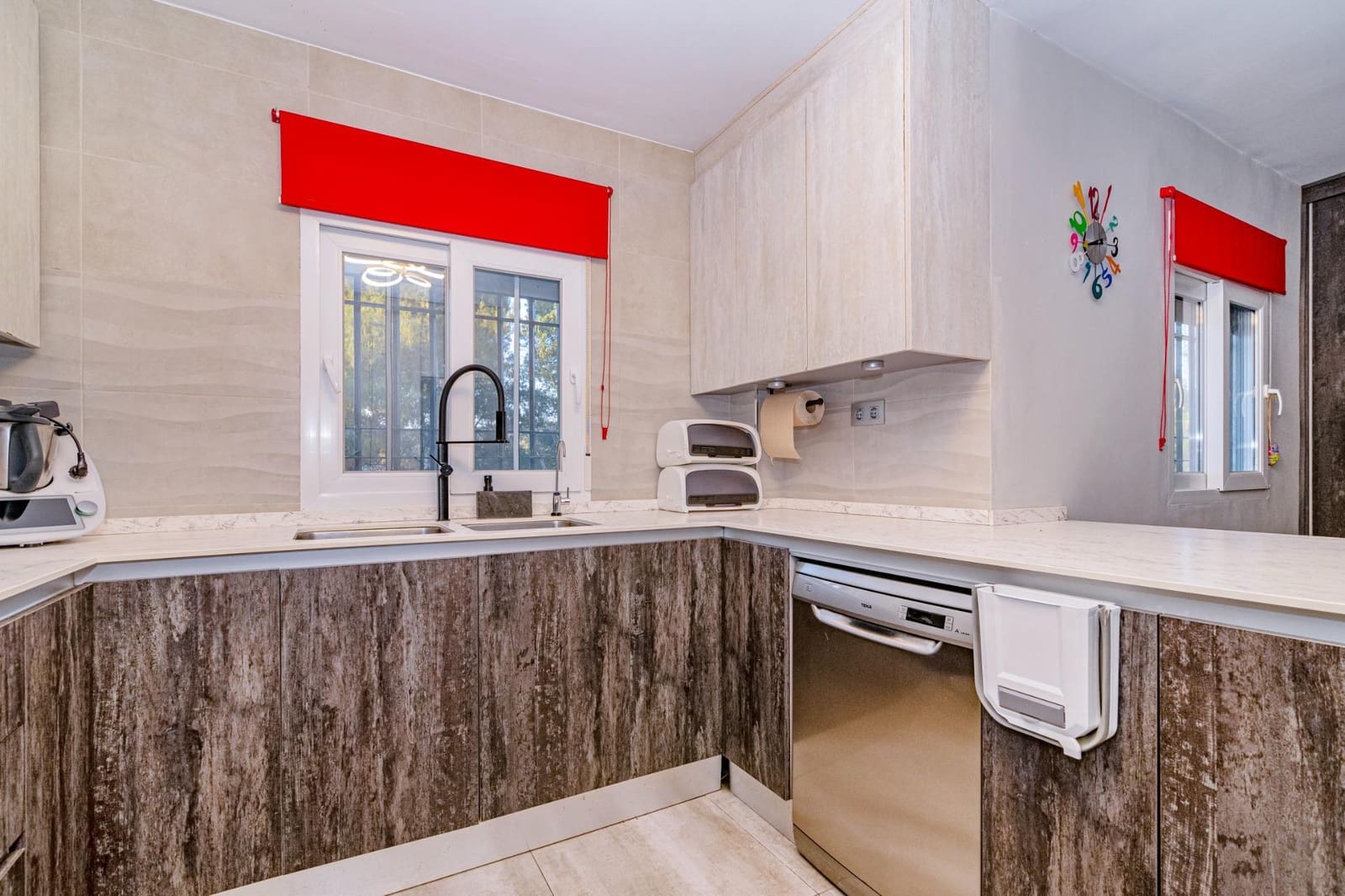 Pareado de 5 habitaciones en Peligros en venta con piscina garaje - 420.000 € (Ref: 9794731)