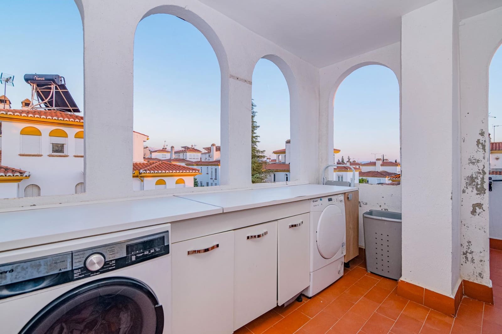 Pareado de 5 habitaciones en Peligros en venta con piscina garaje - 420.000 € (Ref: 9794731)