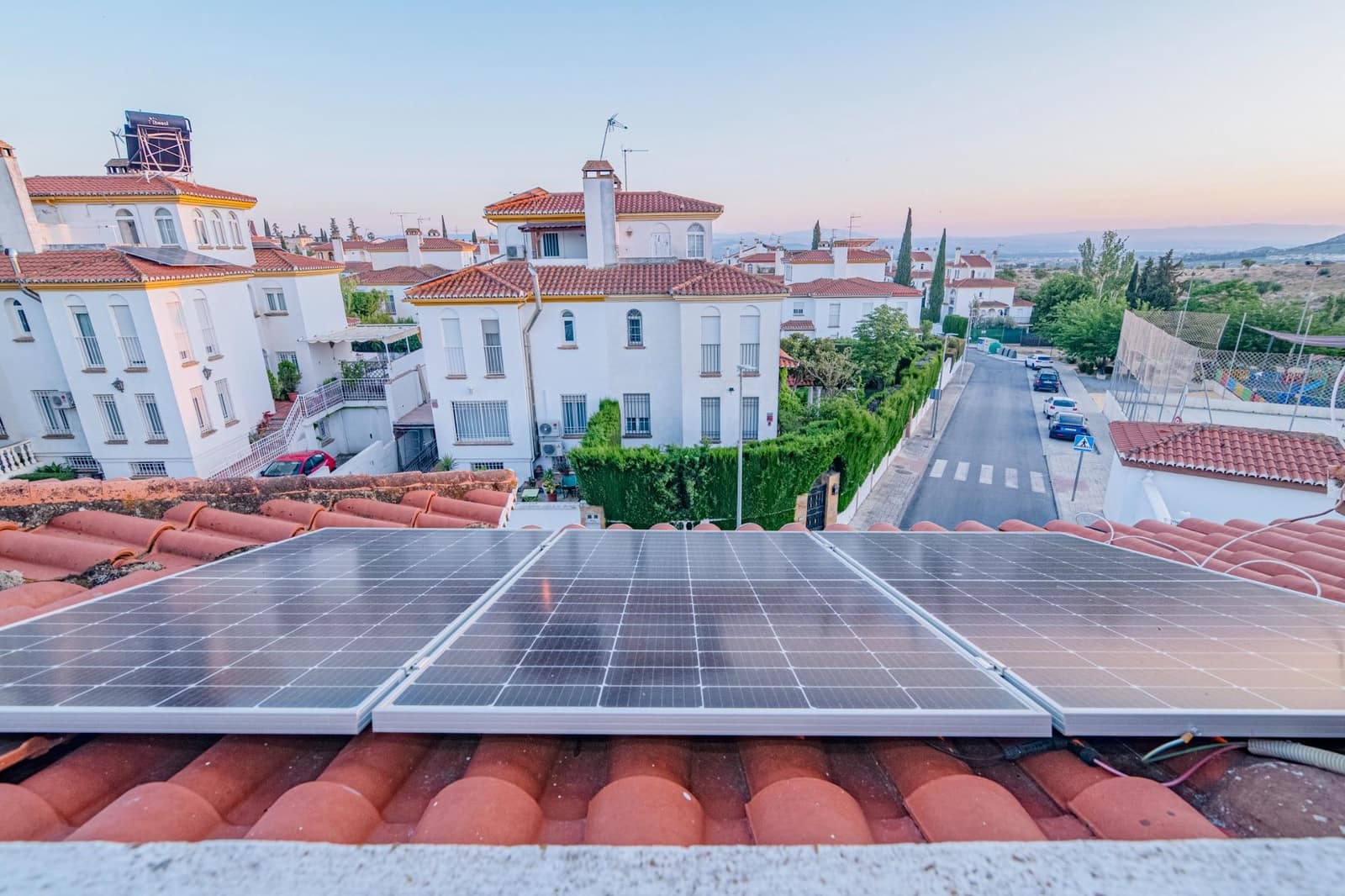 Pareado de 5 habitaciones en Peligros en venta con piscina garaje - 420.000 € (Ref: 9794731)