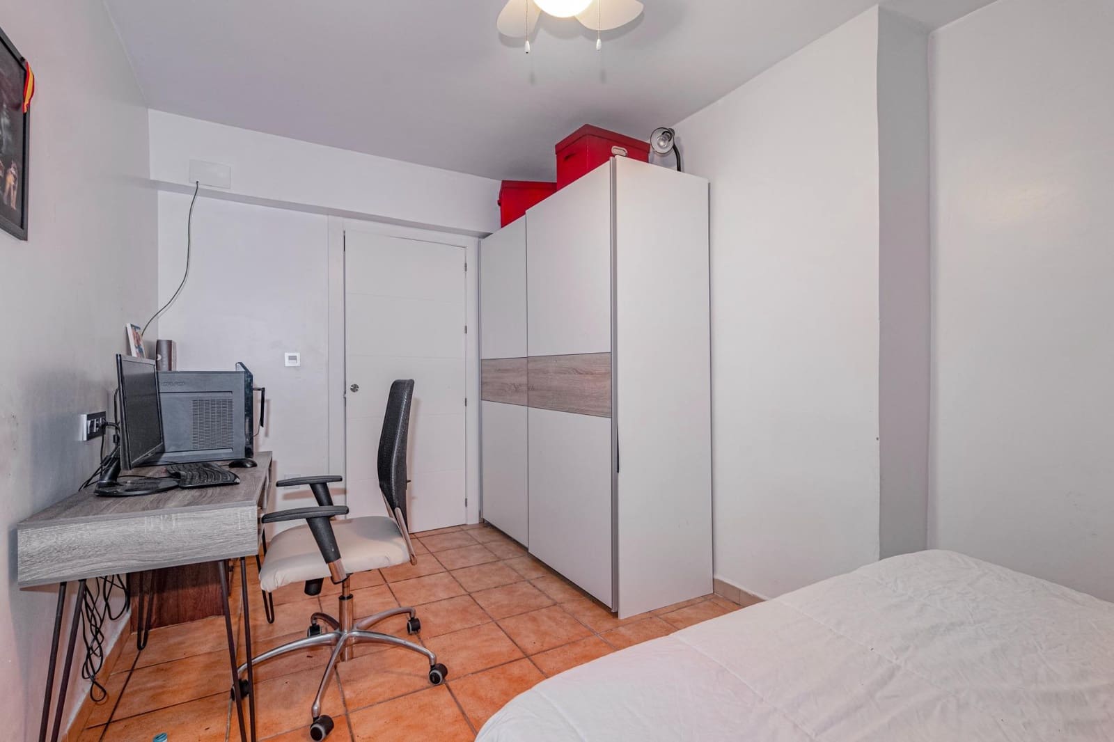 Pareado de 5 habitaciones en Peligros en venta con piscina garaje - 420.000 € (Ref: 9794731)