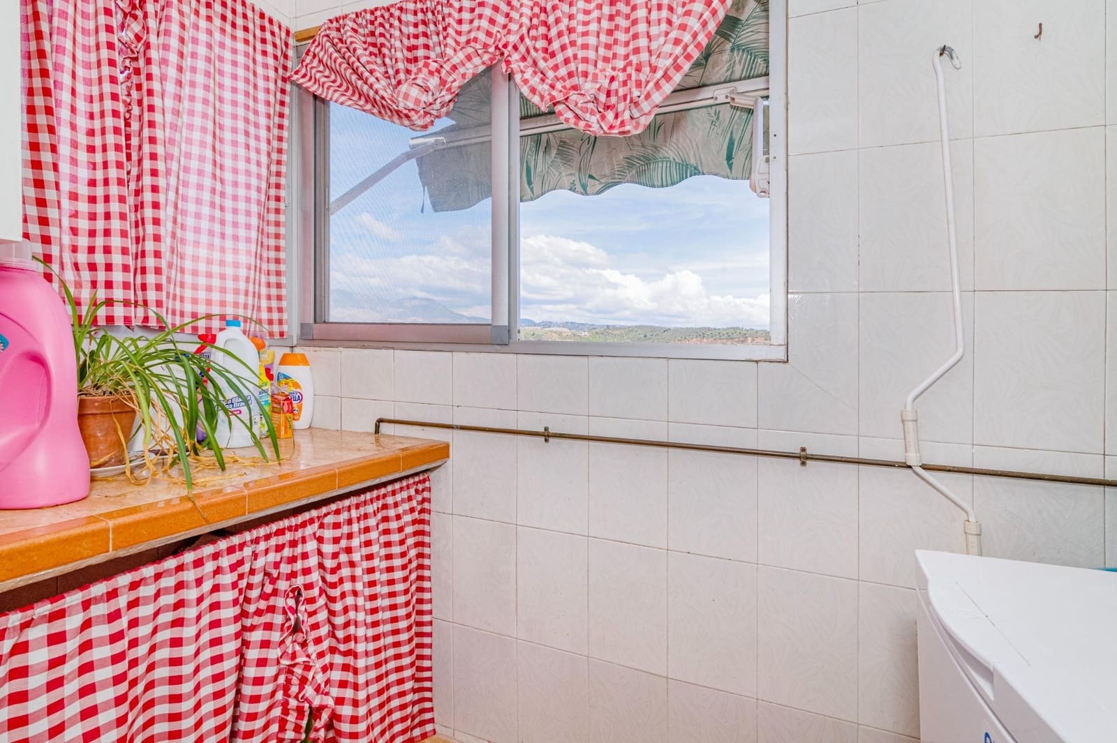 3 soverom Leilighet til salgs i Granada by med garasje - € 136 000 (Ref: 9797212)