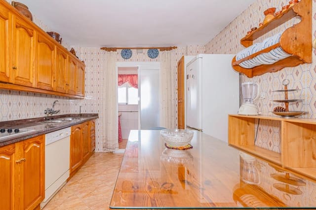 3 soverom Leilighet til salgs i Poligono Cartuja - La Paz, Granada by med garasje - € 136 000 (Ref: 9797212)