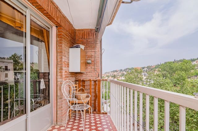 Piso de 3 habitaciones en Cervantes, Granada ciudad en venta - 299.900 € (Ref: 9799367)