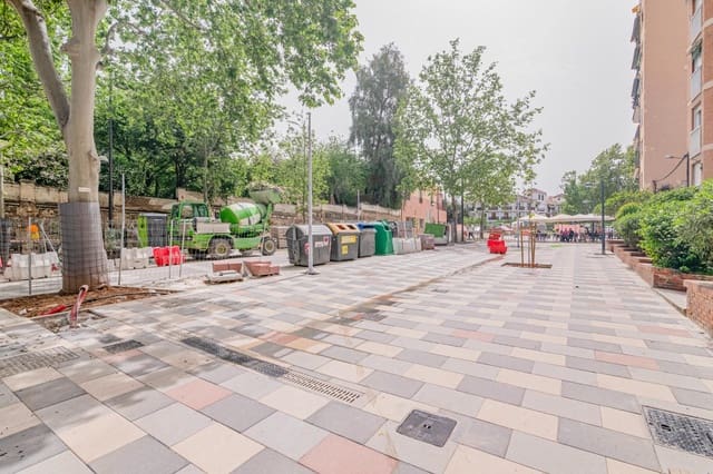 Piso de 3 habitaciones en Cervantes, Granada ciudad en venta - 299.900 € (Ref: 9799367)