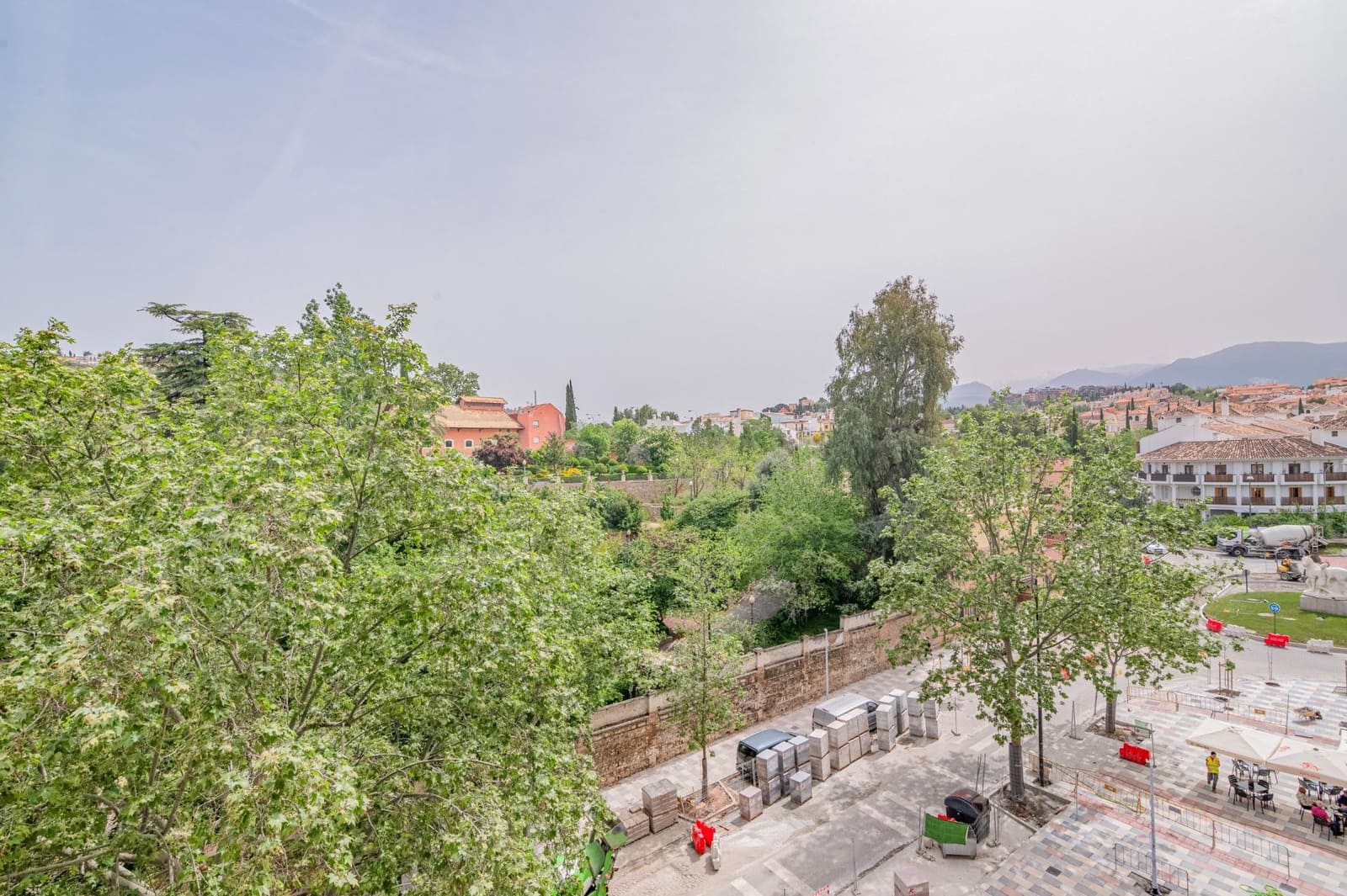 Piso de 3 habitaciones en Granada ciudad en venta - 299.900 € (Ref: 9799367)