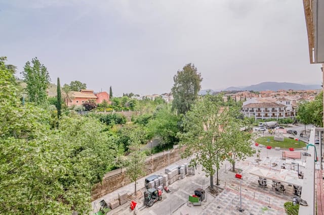 Piso de 3 habitaciones en Cervantes, Granada ciudad en venta - 299.900 € (Ref: 9799367)