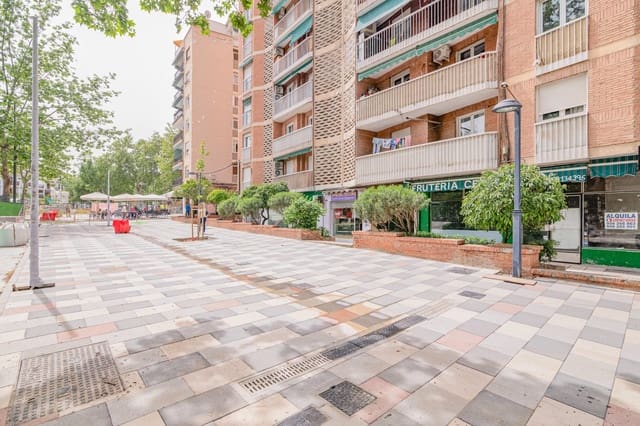 Piso de 3 habitaciones en Cervantes, Granada ciudad en venta - 299.900 € (Ref: 9799367)