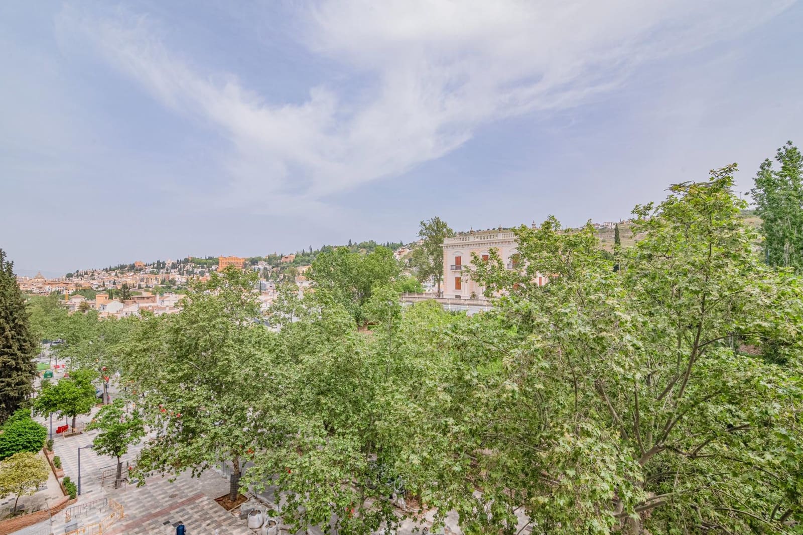 Piso de 3 habitaciones en Granada ciudad en venta - 299.900 € (Ref: 9799367)