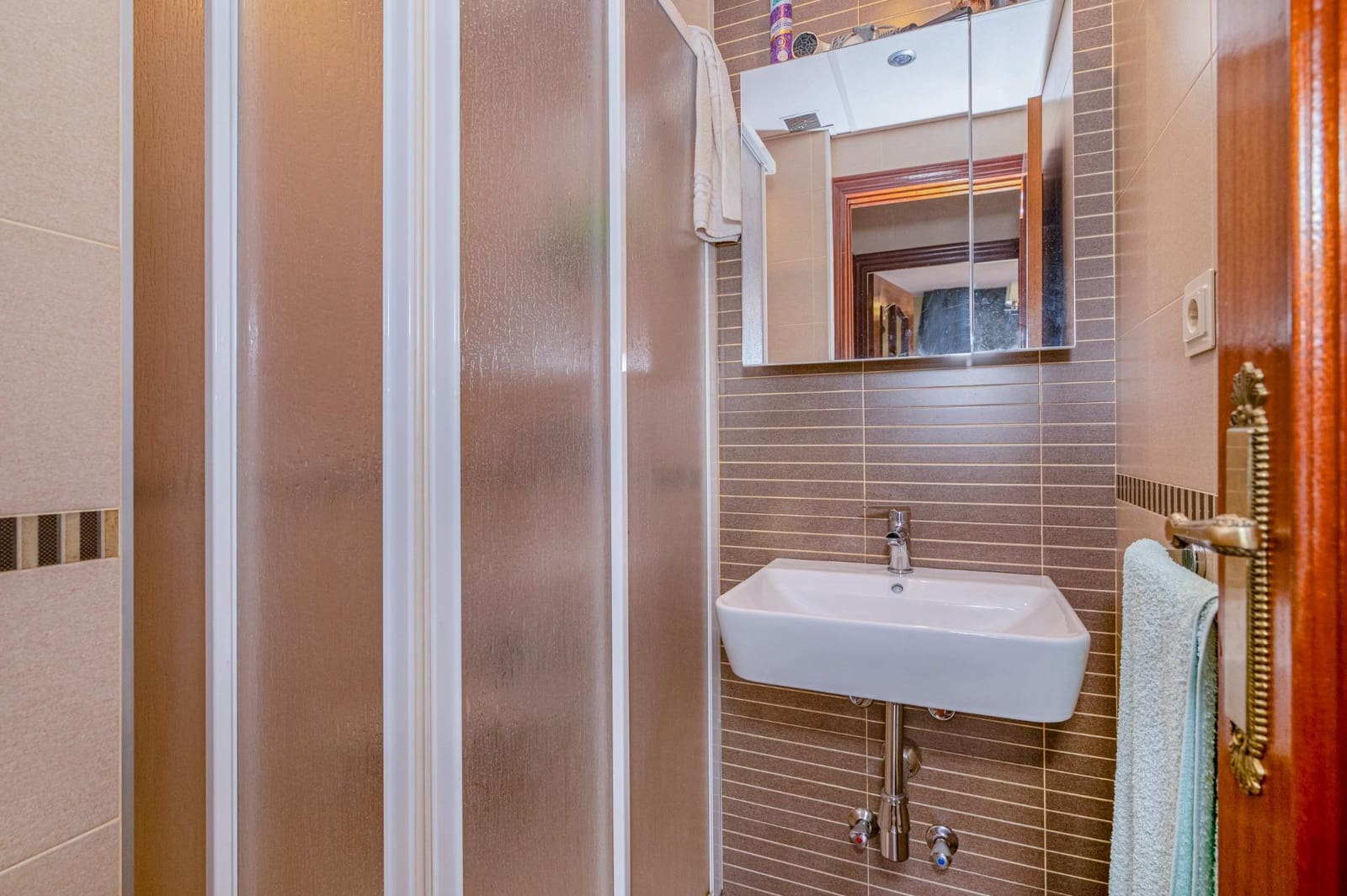 Piso de 3 habitaciones en Granada ciudad en venta - 299.900 € (Ref: 9799367)