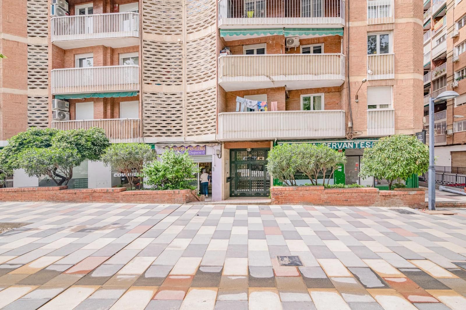 Piso de 3 habitaciones en Granada ciudad en venta - 299.900 € (Ref: 9799367)