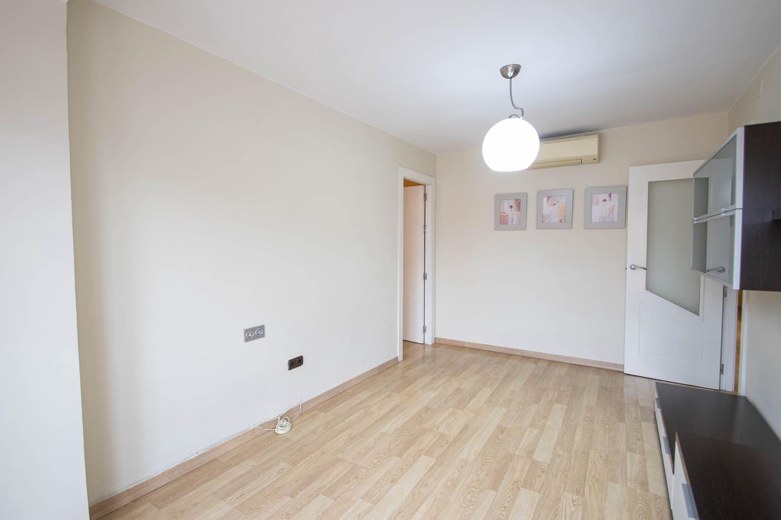 3 slaapkamer Flat te huur in Granada stad - € 750 (Ref: 9799368)