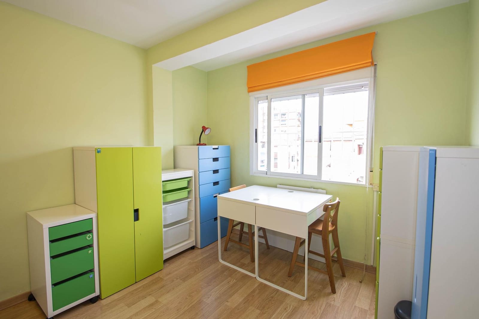 3 slaapkamer Flat te huur in Granada stad - € 750 (Ref: 9799368)