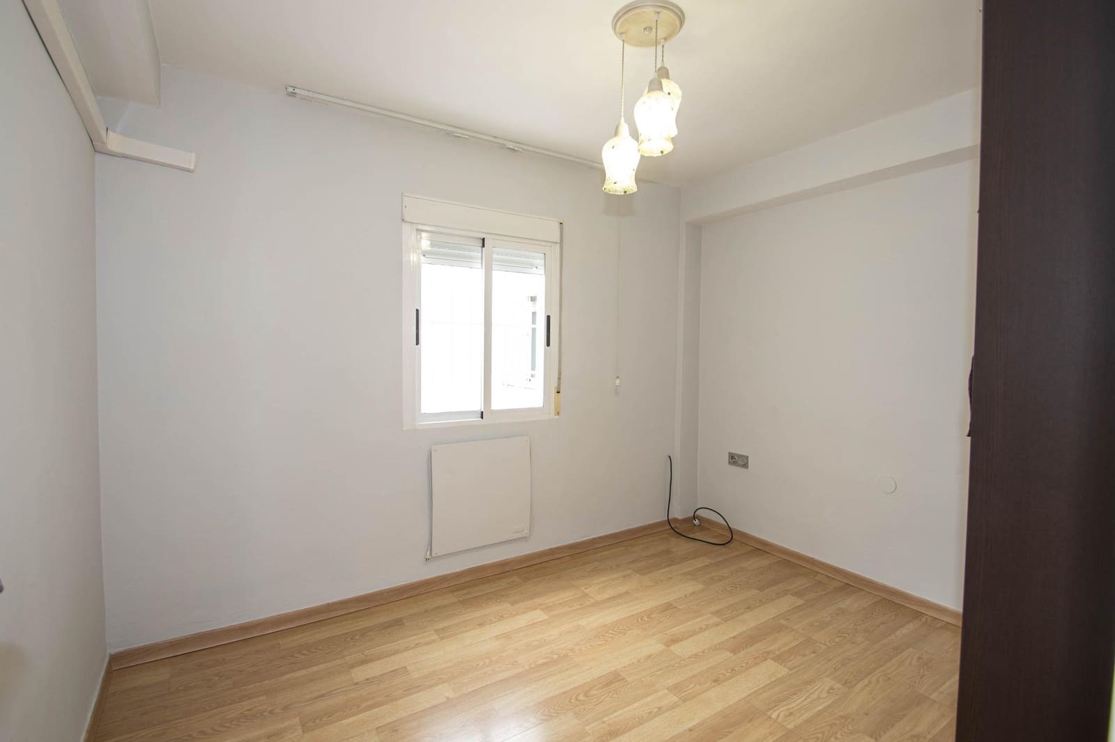 3 slaapkamer Flat te huur in Granada stad - € 750 (Ref: 9799368)