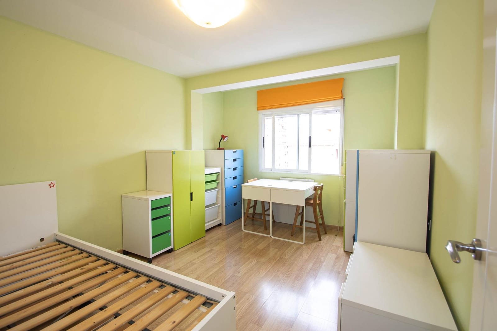 3 slaapkamer Flat te huur in Granada stad - € 750 (Ref: 9799368)