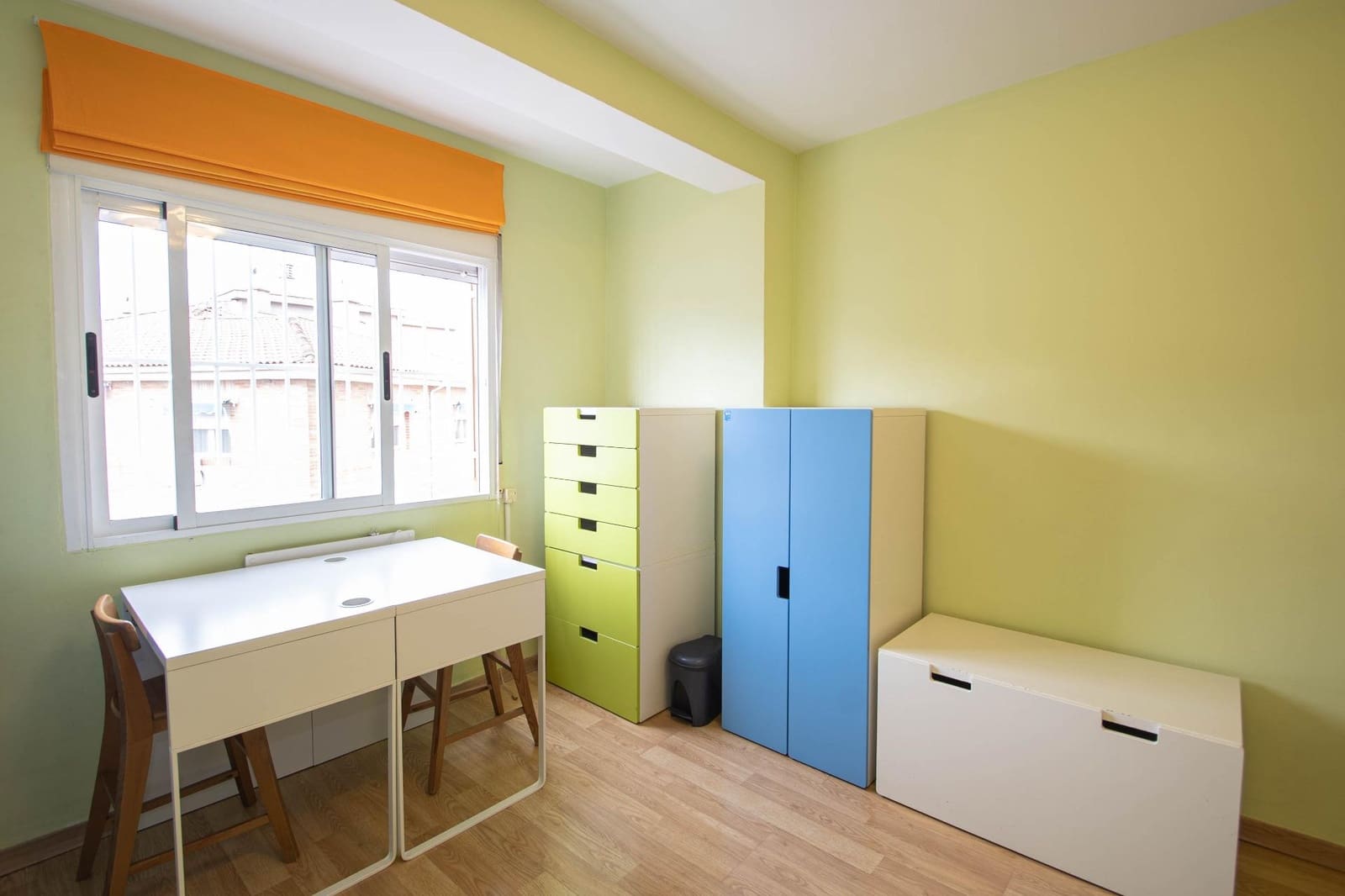 3 slaapkamer Flat te huur in Granada stad - € 750 (Ref: 9799368)