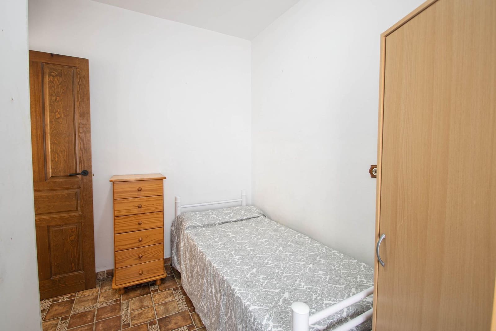 3 bedroom Flat for sale in Granada city - € 220,000 (Ref: 9804368)