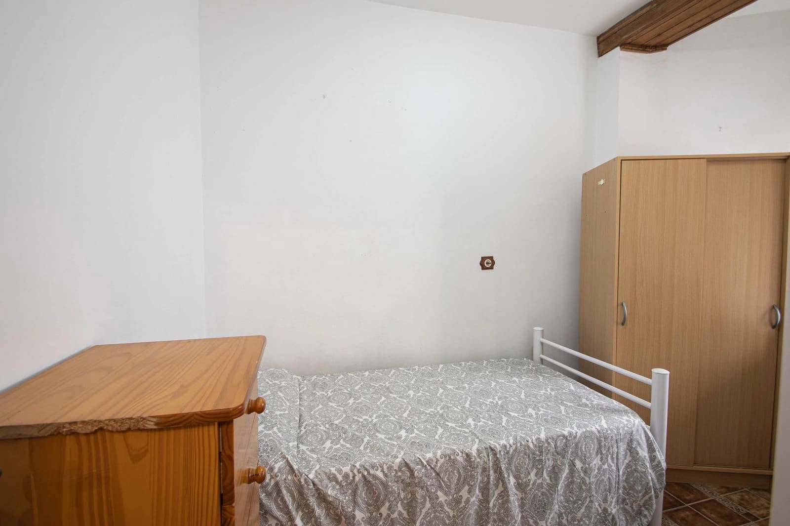 3 bedroom Flat for sale in Granada city - € 220,000 (Ref: 9804368)