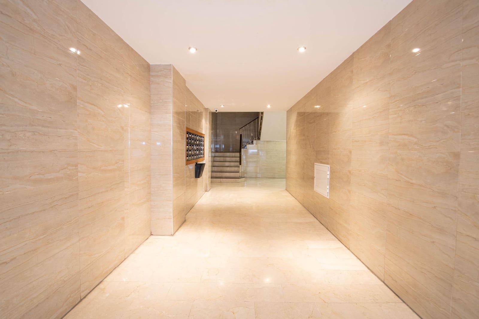 3 bedroom Flat for sale in Granada city - € 220,000 (Ref: 9804368)