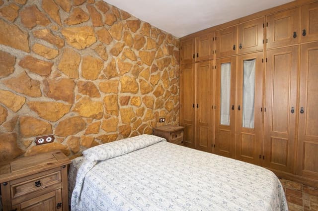 3 soveværelse Lejlighed til salg i Camino de Ronda - Rosaleda, Granada by - € 220.000 (Ref: 9804368)
