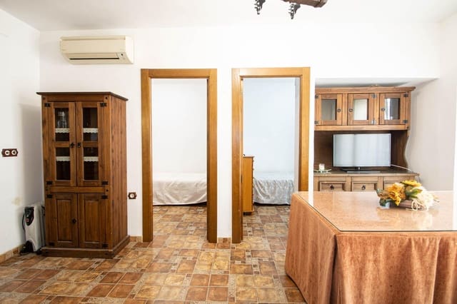 3 soveværelse Lejlighed til salg i Camino de Ronda - Rosaleda, Granada by - € 220.000 (Ref: 9804368)
